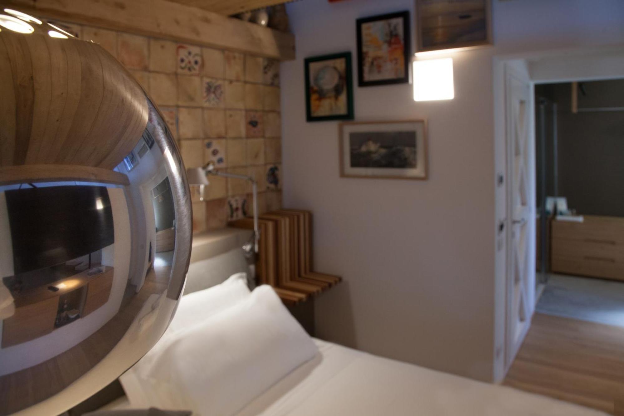 Praia Art Resort - Small Luxury Hotels Of The World (Adults Only) レ・カステッラ エクステリア 写真
