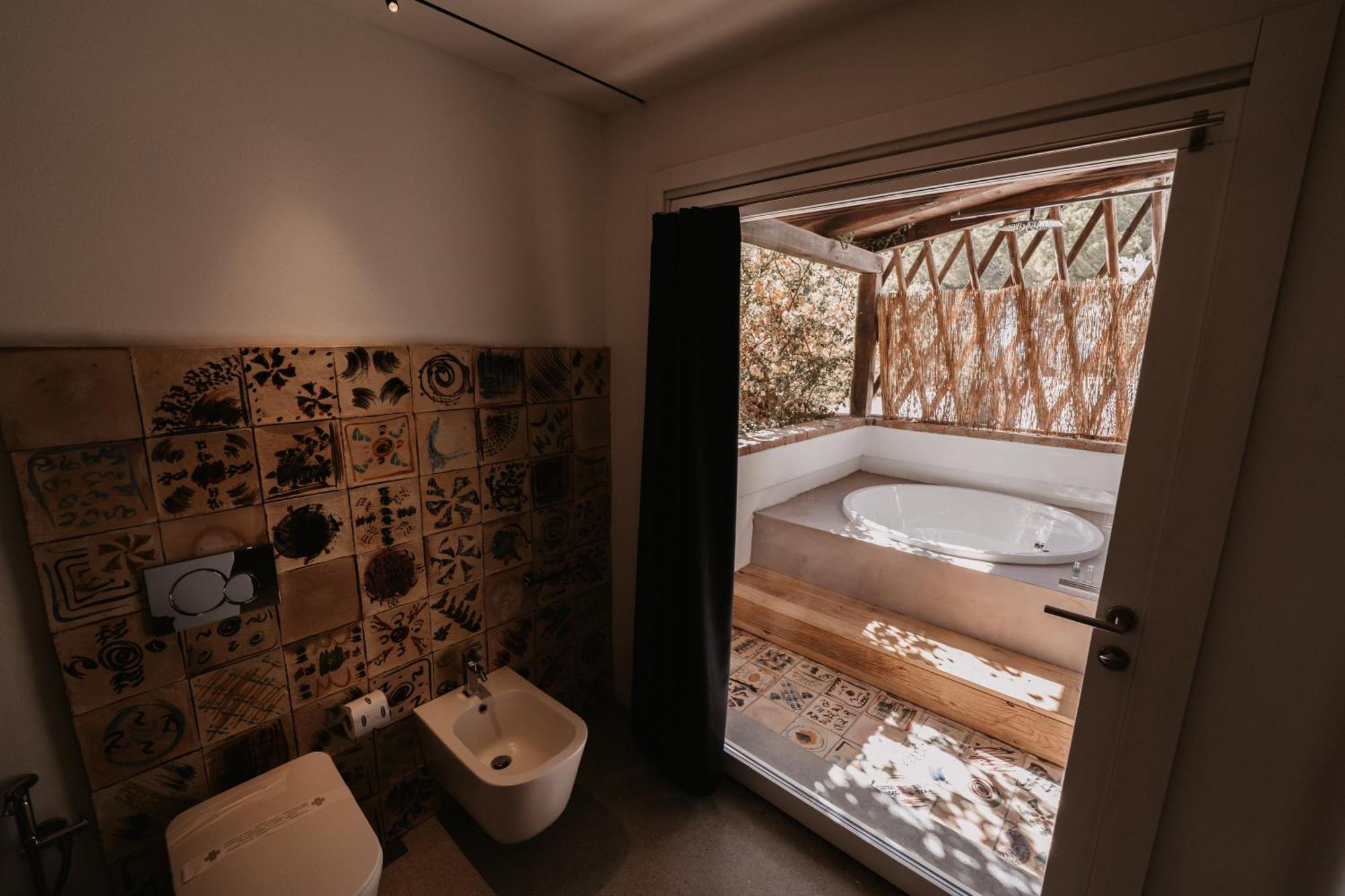 Praia Art Resort - Small Luxury Hotels Of The World (Adults Only) レ・カステッラ エクステリア 写真