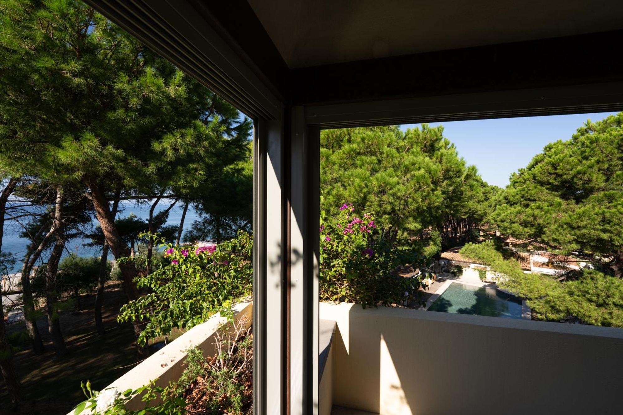 Praia Art Resort - Small Luxury Hotels Of The World (Adults Only) レ・カステッラ エクステリア 写真