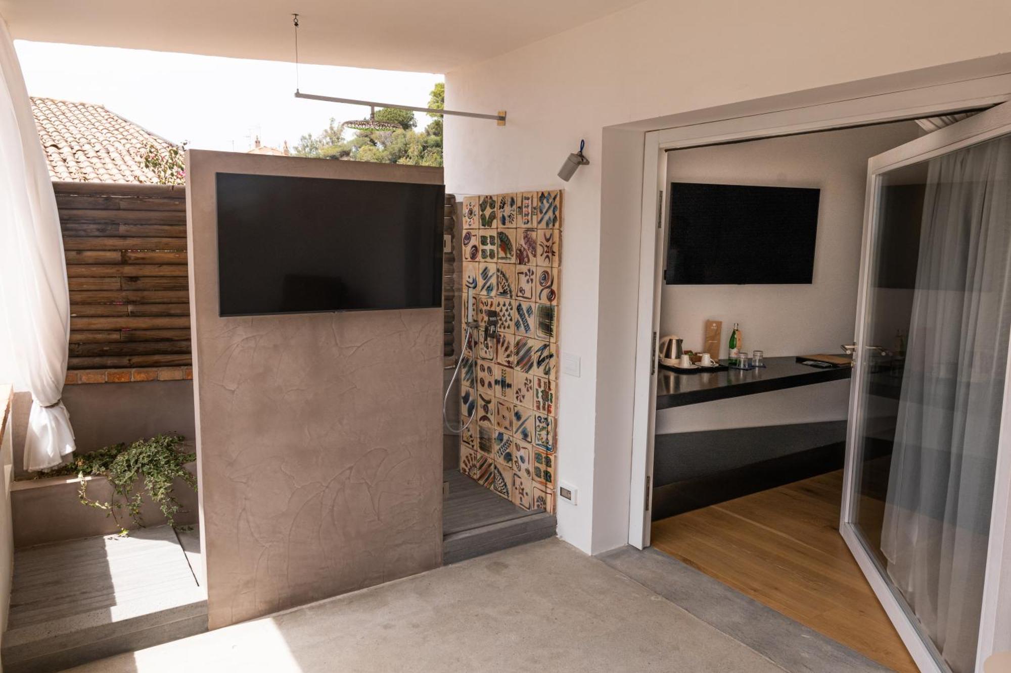 Praia Art Resort - Small Luxury Hotels Of The World (Adults Only) レ・カステッラ エクステリア 写真
