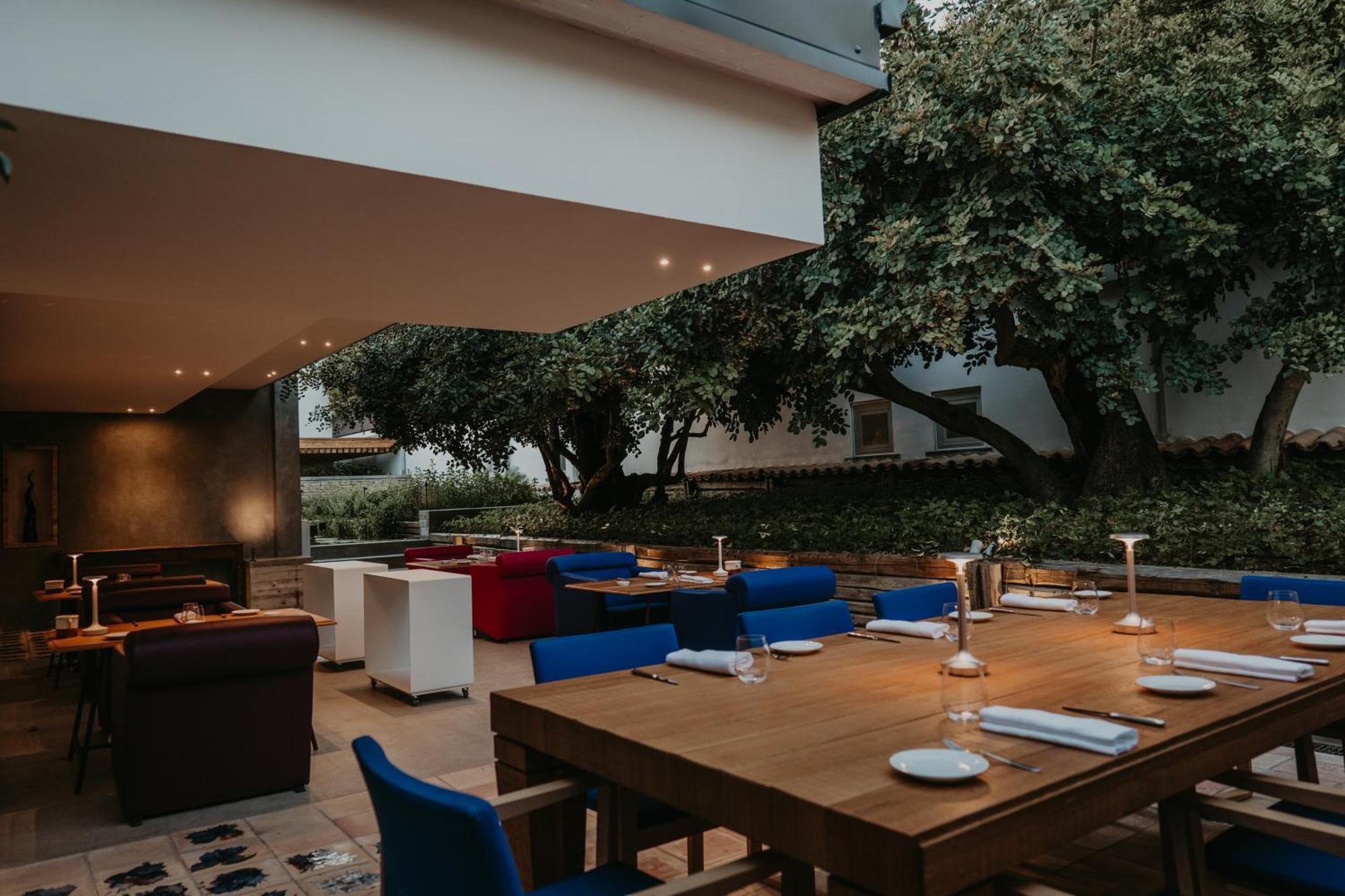 Praia Art Resort - Small Luxury Hotels Of The World (Adults Only) レ・カステッラ エクステリア 写真