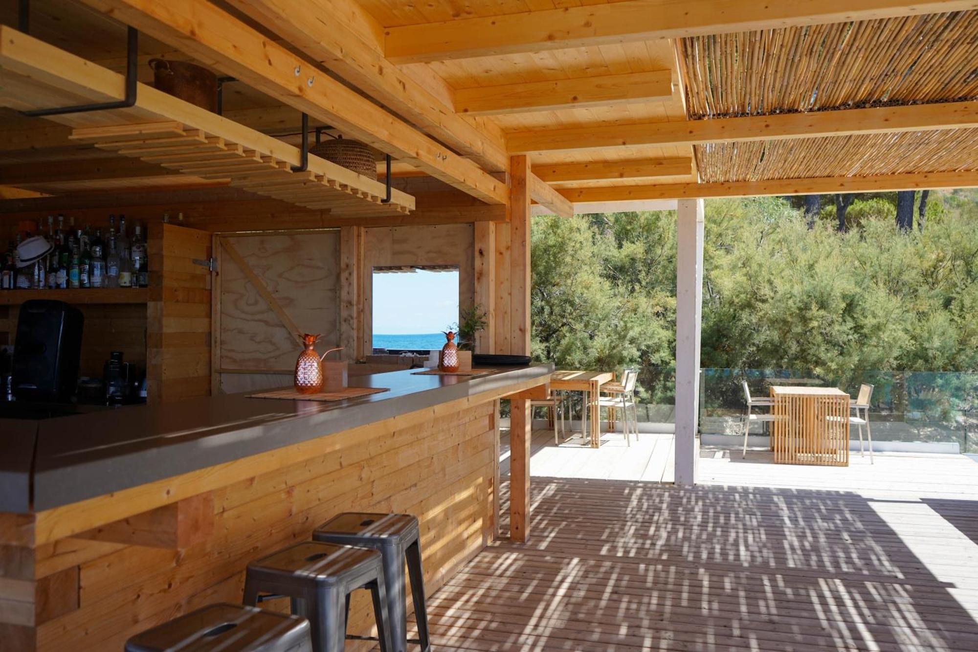 Praia Art Resort - Small Luxury Hotels Of The World (Adults Only) レ・カステッラ エクステリア 写真